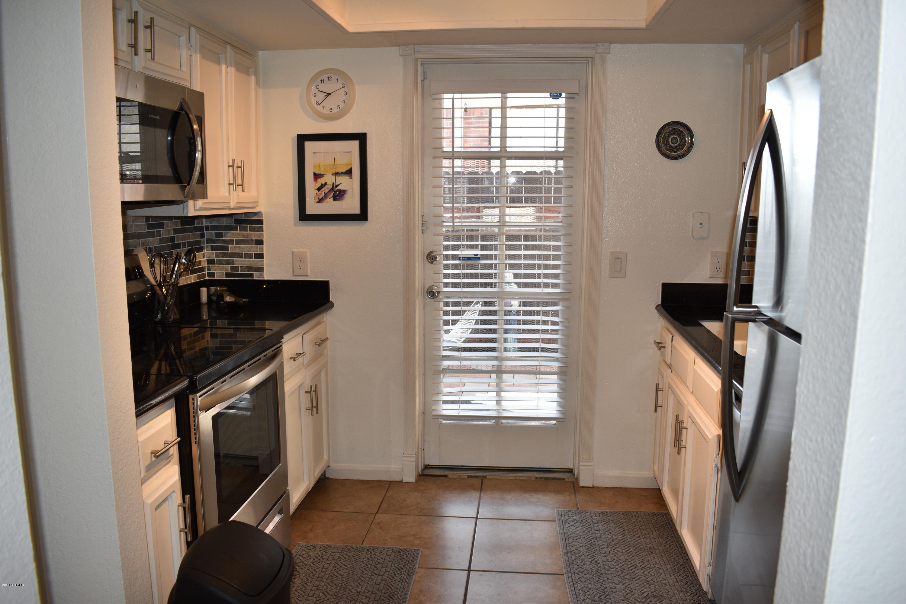 1927 East Hampton Avenue, Unit 129 Mesa, AZ 85204 - Photo 5 of 14 Kitchen
