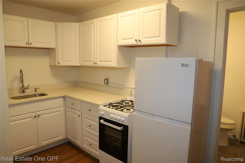 271 West Maple Road, Unit 4 Birmingham, MI 48009 - Photo 8 of 12
