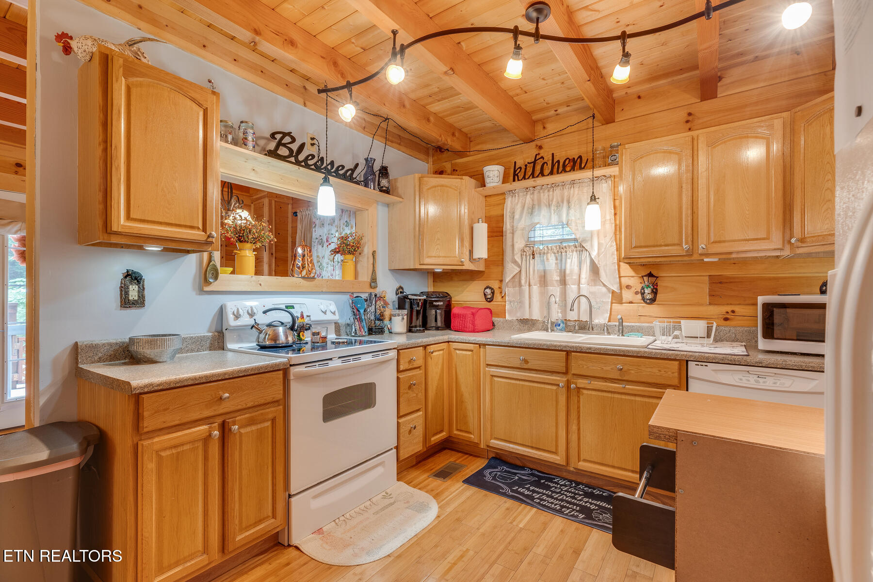 1121 Turkey Ridge Way Seymour, TN 37865 - Photo 14 of 41 013