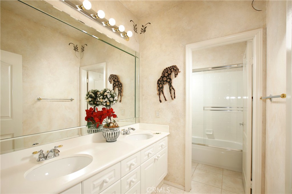 25119 Smokewood Way Stevenson Ranch, CA 91381 - Photo 12 of 36 Main Floor bath