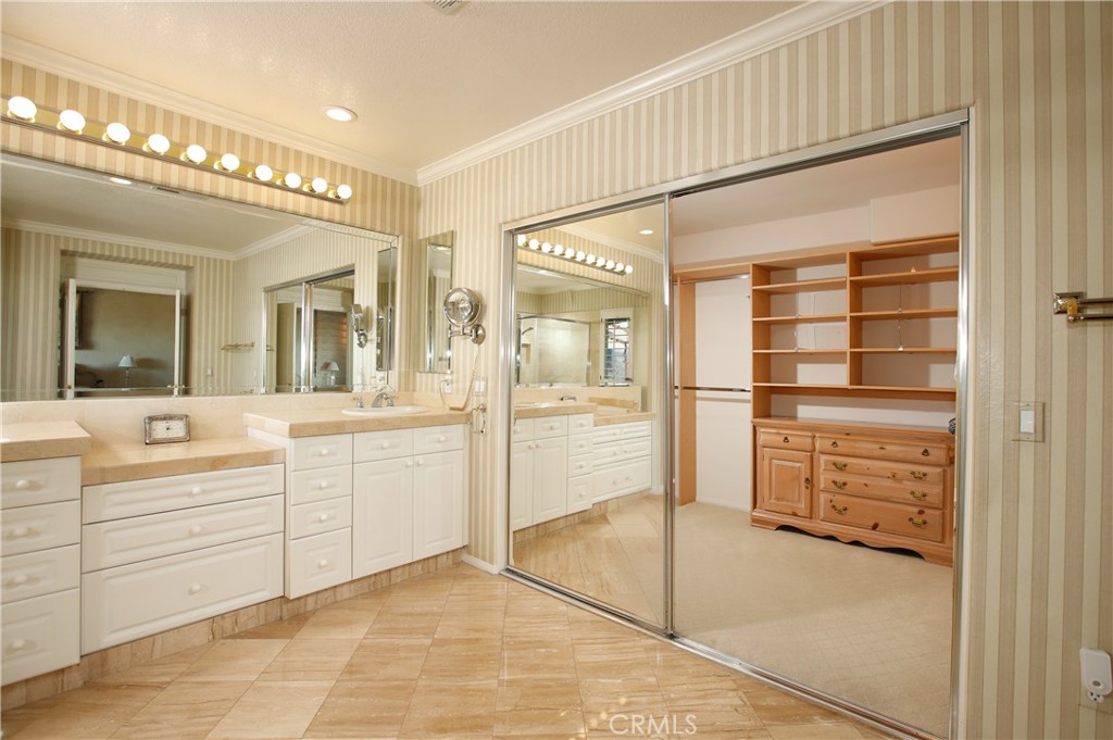 25119 Smokewood Way Stevenson Ranch, CA 91381 - Photo 21 of 36 Primary Bath with walk-in closet