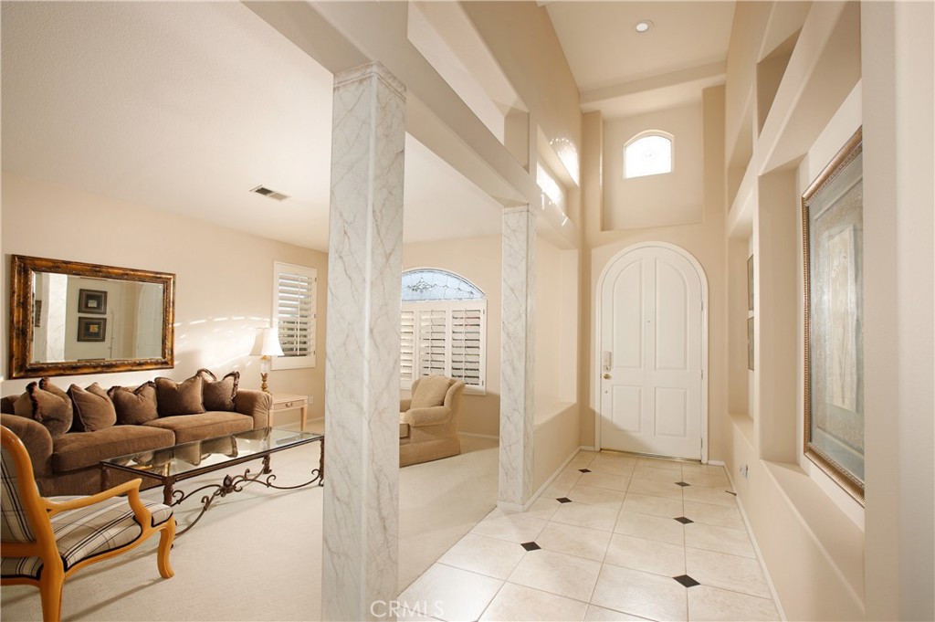 25119 Smokewood Way Stevenson Ranch, CA 91381 - Photo 7 of 36 Formal entry