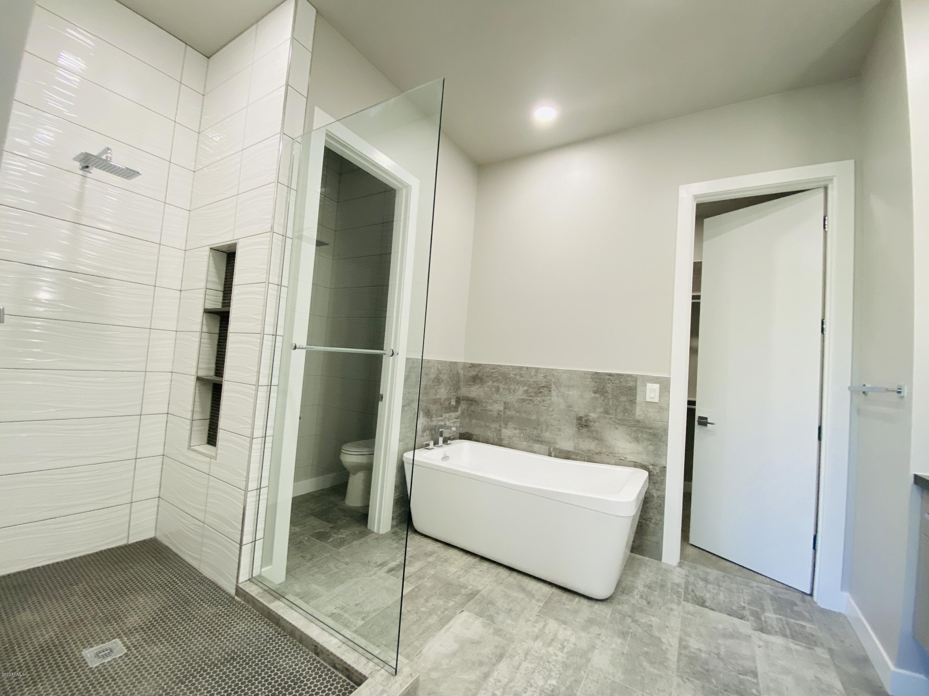 2645 East Osborn Road, Unit 3 Phoenix, AZ 85016 - Photo 15 of 31 Tub and Shower