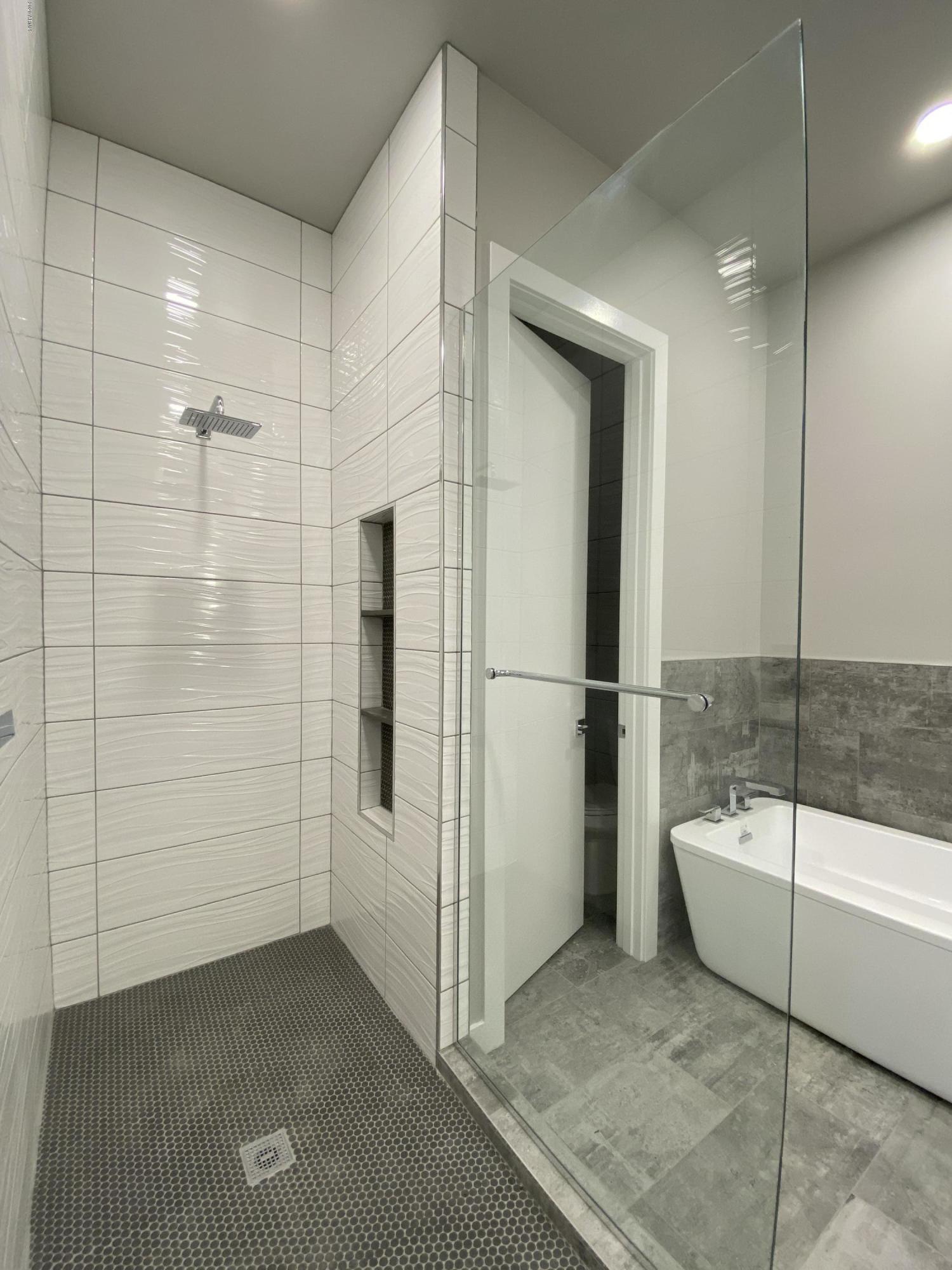 2645 East Osborn Road, Unit 3 Phoenix, AZ 85016 - Photo 17 of 31 Shower Detail