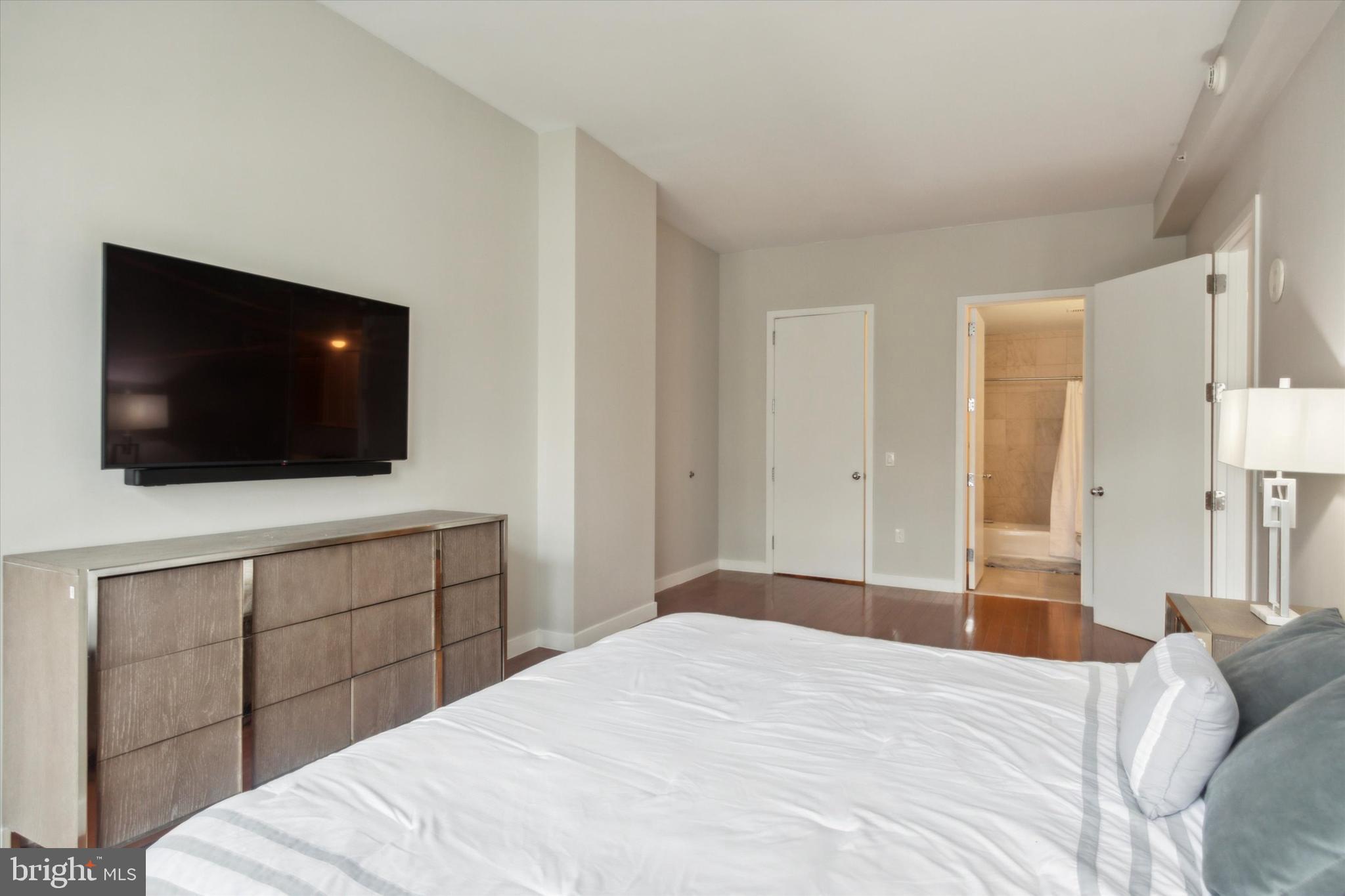 1900 Hamilton Street, Unit 402 Philadelphia, PA 19130 - Photo 11 of 19