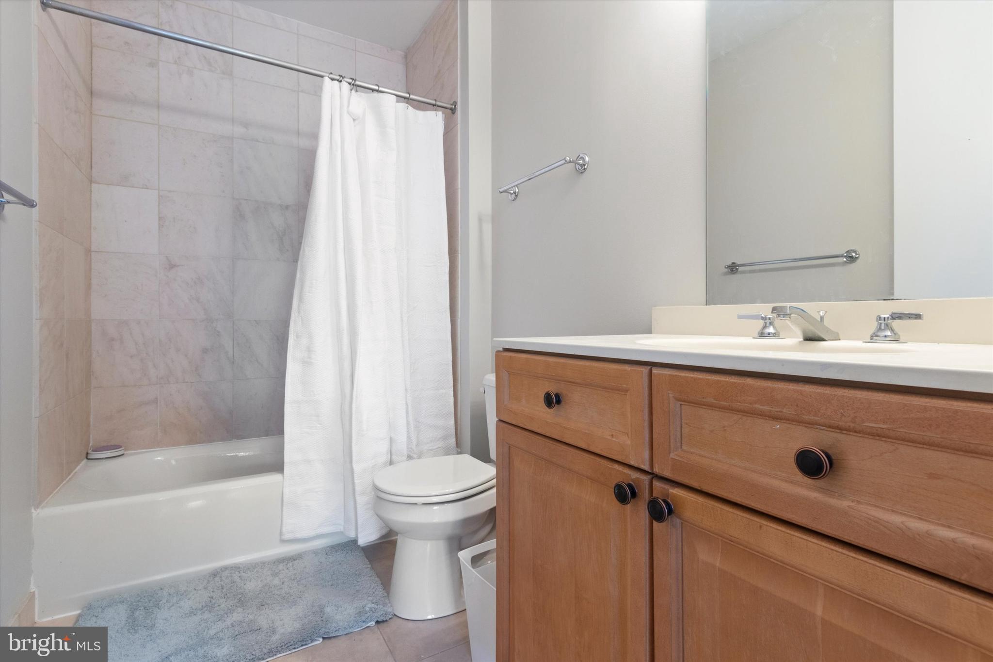 1900 Hamilton Street, Unit 402 Philadelphia, PA 19130 - Photo 12 of 19 Primary Bathroom