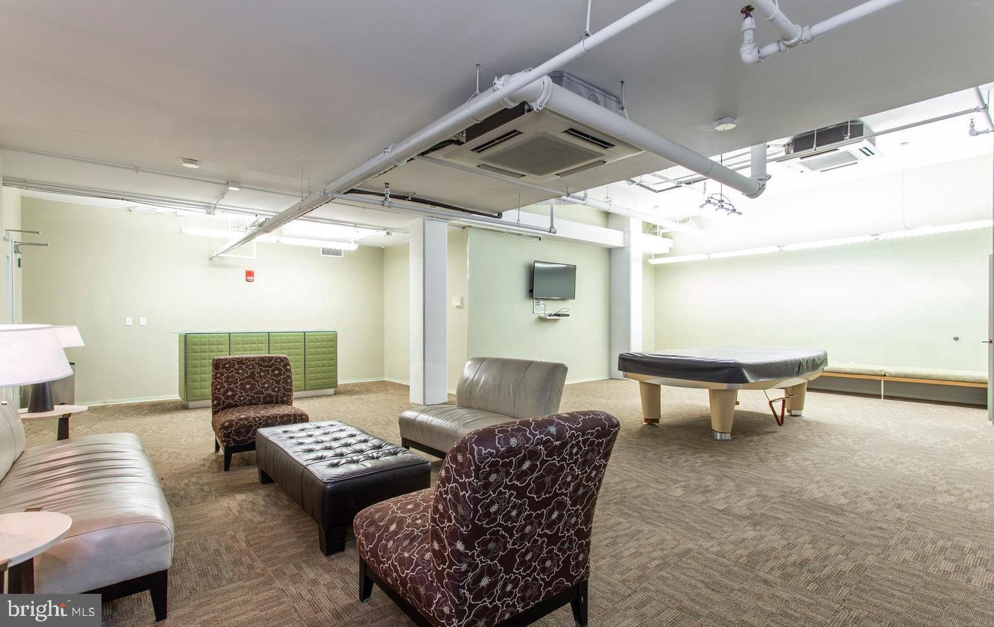 1900 Hamilton Street, Unit 402 Philadelphia, PA 19130 - Photo 18 of 19 Common Area / Lounge