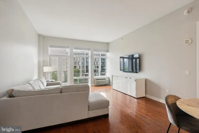 $624,900 | 1900 Hamilton Street, Unit 402, Philadelphia, PA 19130