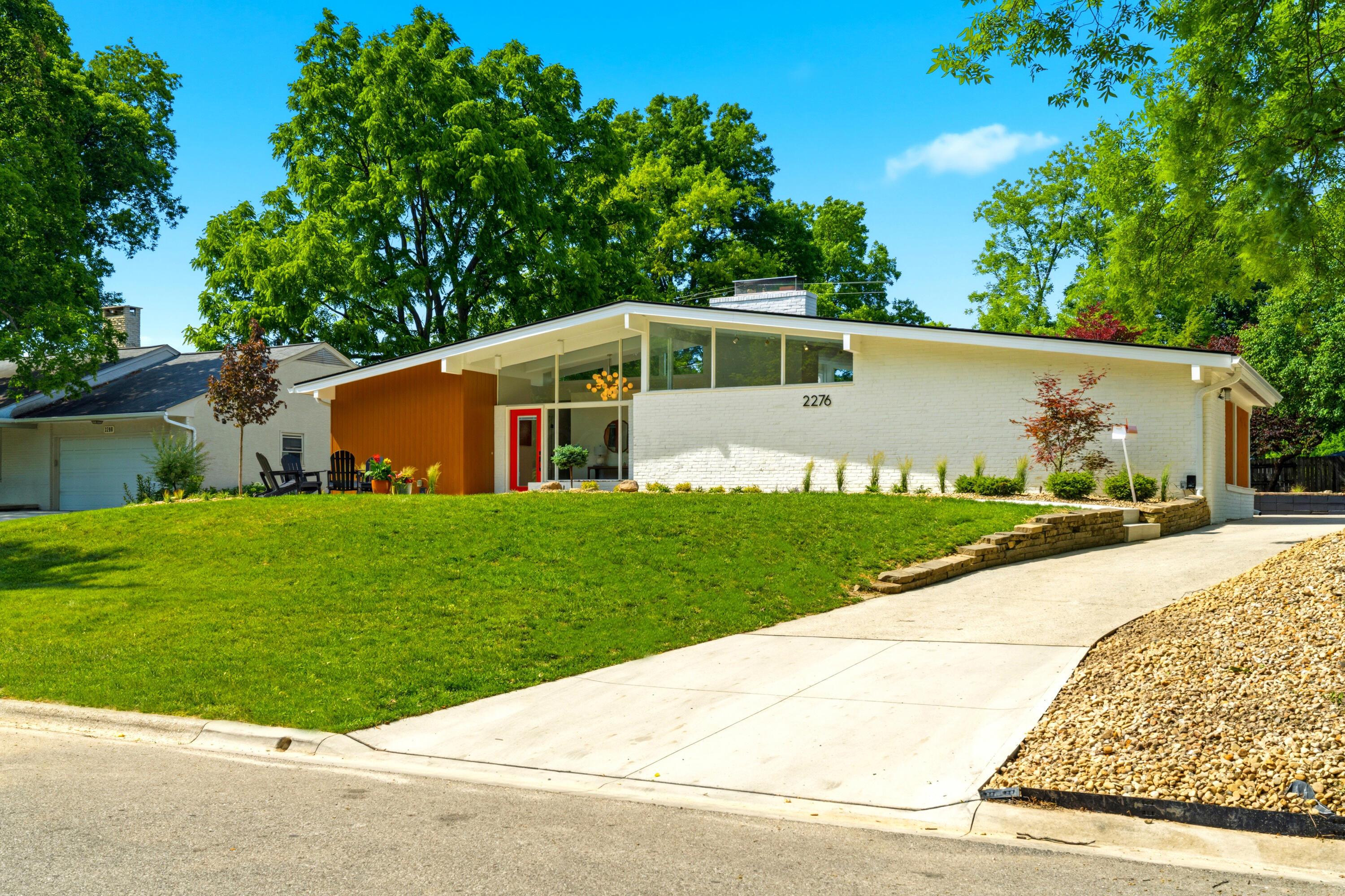 2276 Johnston Road Upper Arlington, OH 43220 - Photo 7 of 108