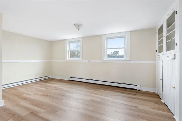 $2,800 | 427 Spring Street, Unit 3, Newport, RI 02840