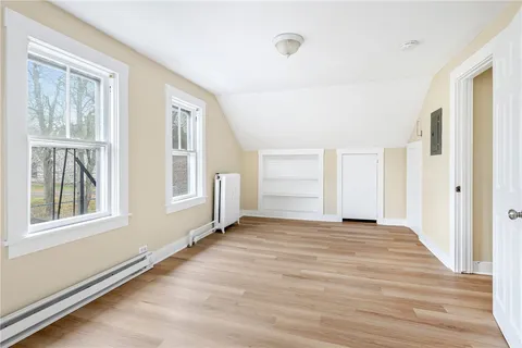 $2,800 | 427 Spring Street, Unit 3, Newport, RI 02840