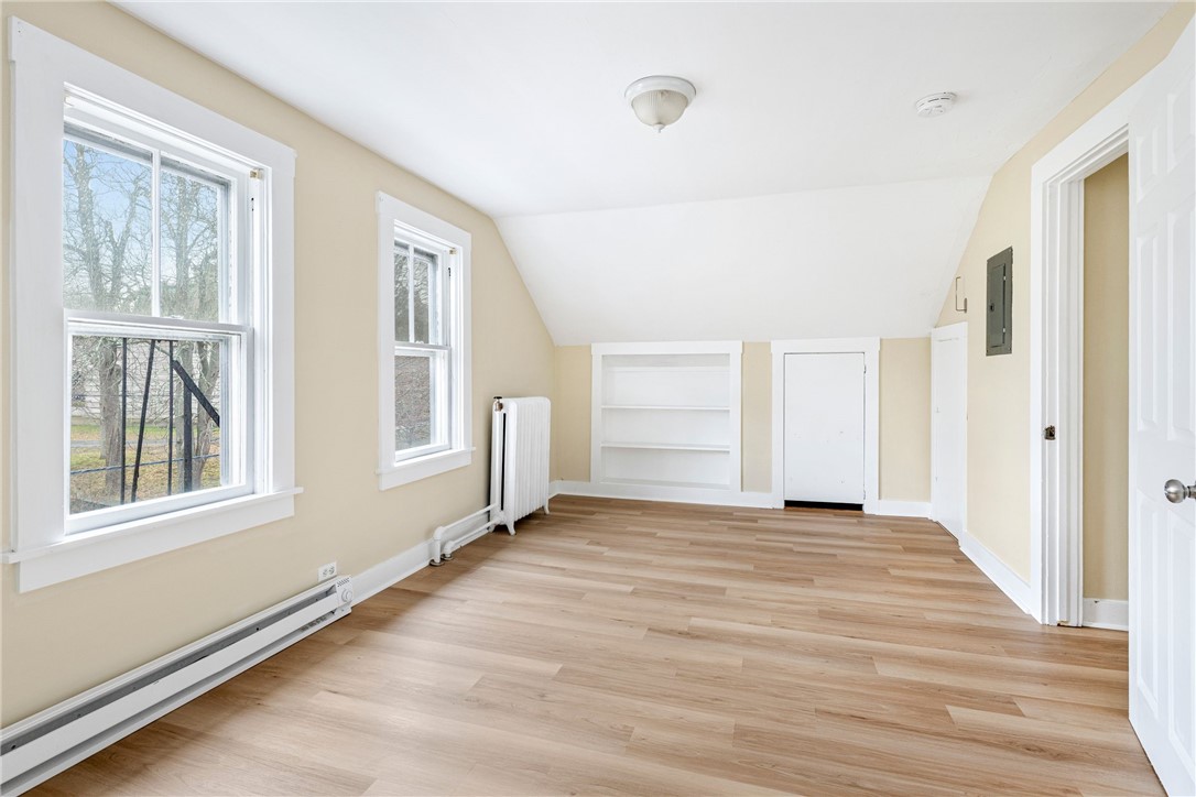427 Spring Street, Unit 3 Newport, RI 02840 - Photo 10 of 15 Front bedroom