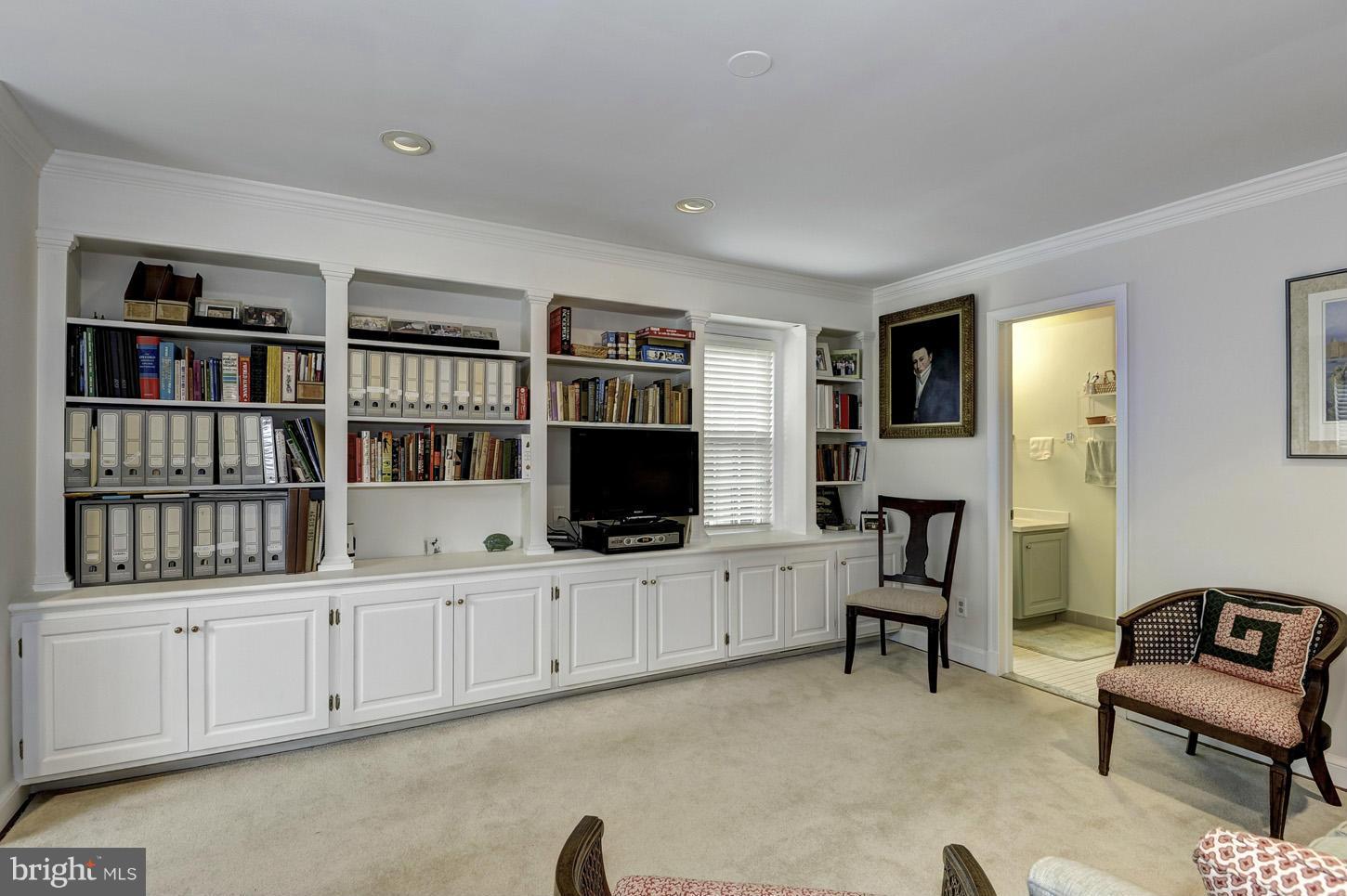 6006 Onondaga Road Bethesda, MD 20816 - Photo 10 of 30 Bedroom