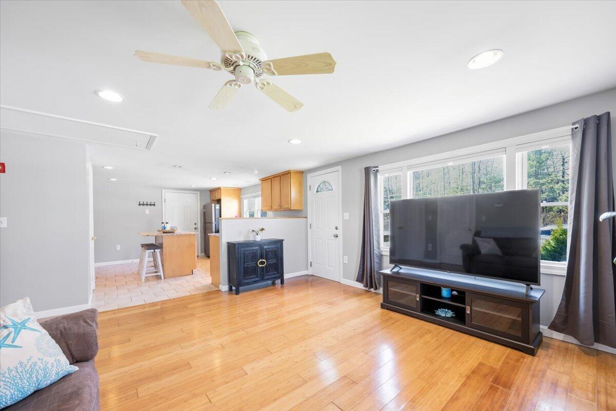 255 Alfred Road Kennebunk, ME 04043 - Photo 18 of 45 17-255 Alfred-17