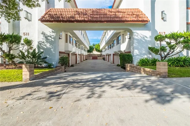 $888,000 | 517 North Curtis Avenue, Unit C, Alhambra, CA 91801
