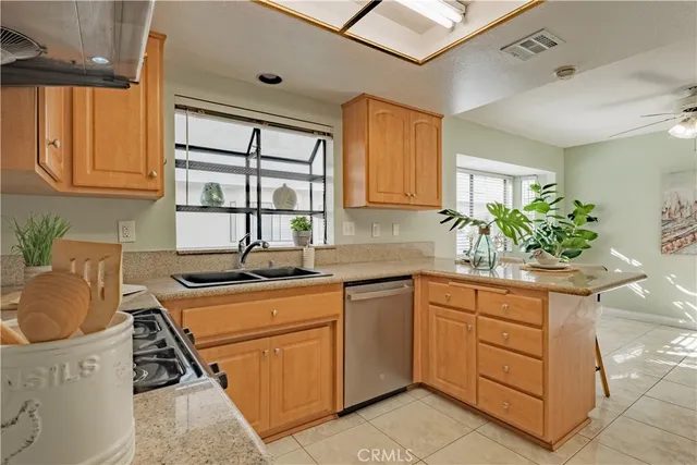 $888,000 | 517 North Curtis Avenue, Unit C, Alhambra, CA 91801