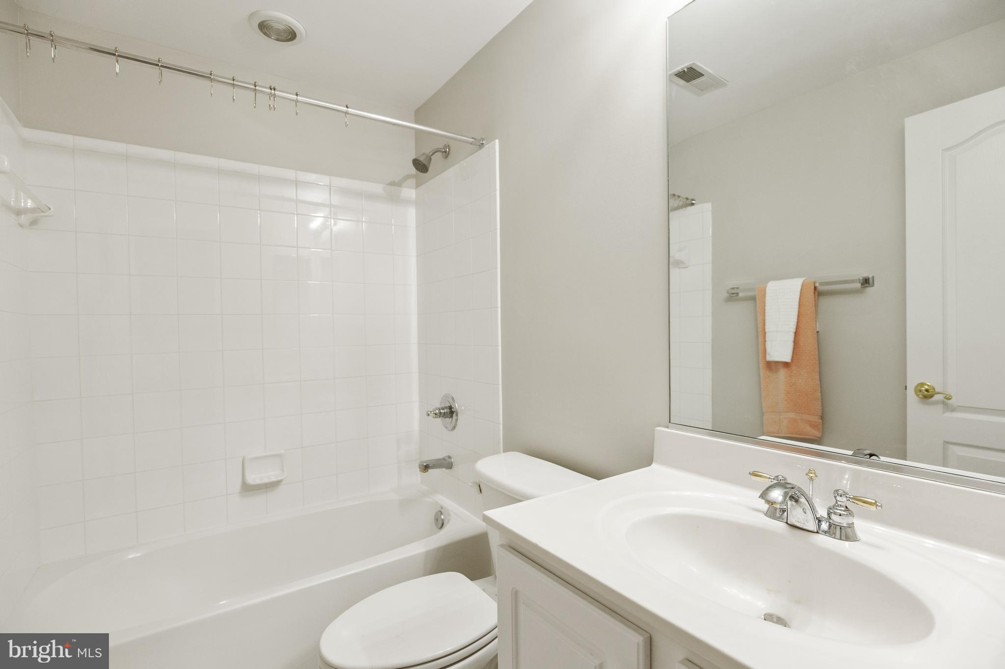 6246 Rolling Spring Court Springfield, VA 22152 - Photo 20 of 24 Full Bath