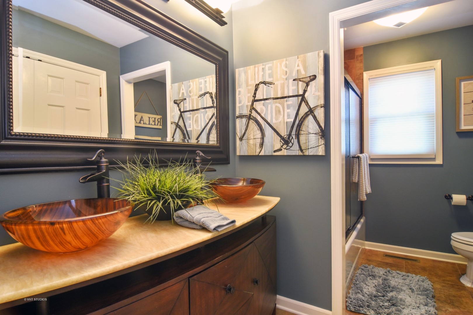 20755 North Weatherstone Road Kildeer, IL 60047 - Photo 25 of 61 a view of balcony with two chair and a potted plant