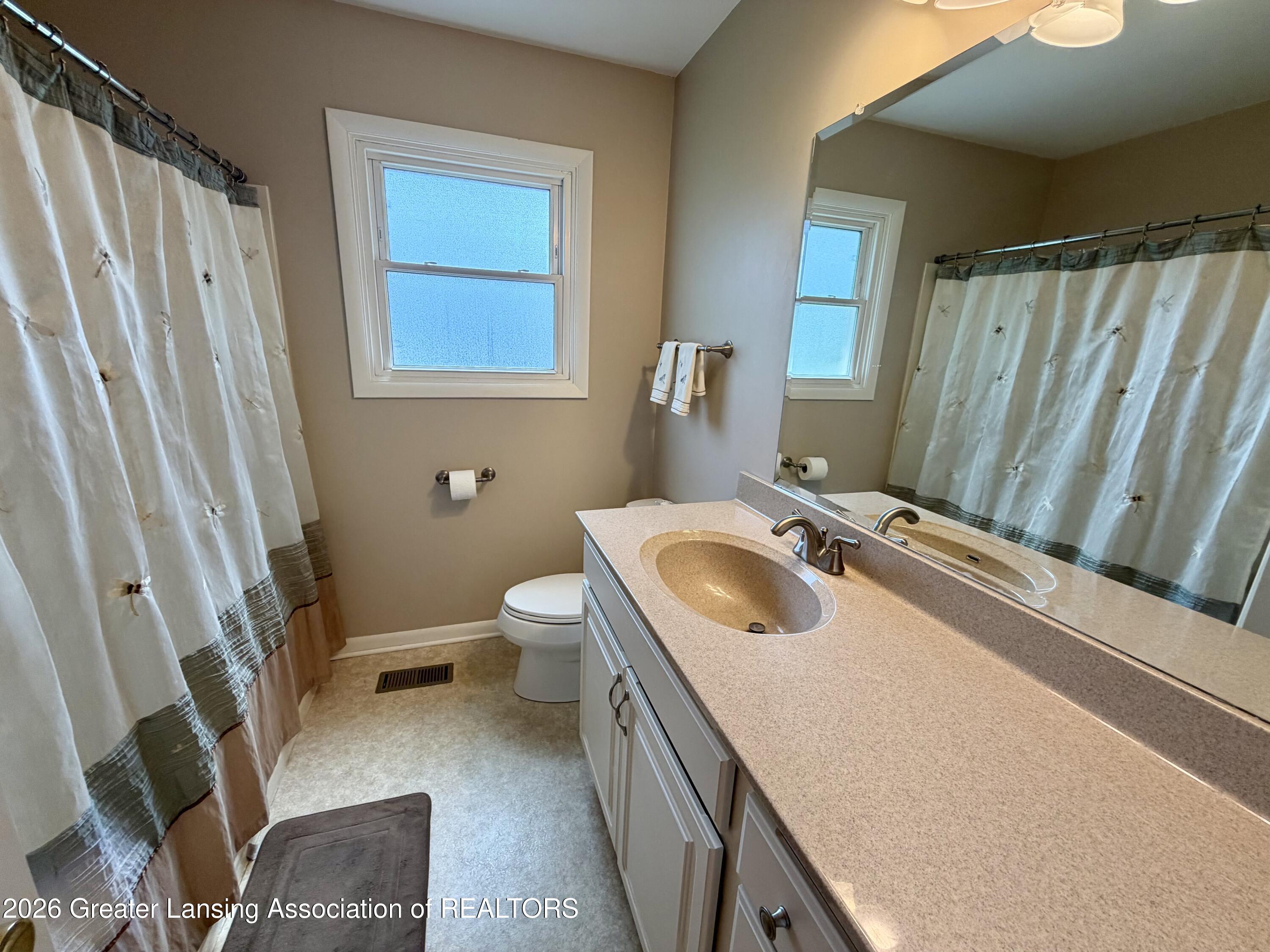 12758 East Greenfield Road Grand Ledge, MI 48837 - Photo 22 of 33 IMG_7329