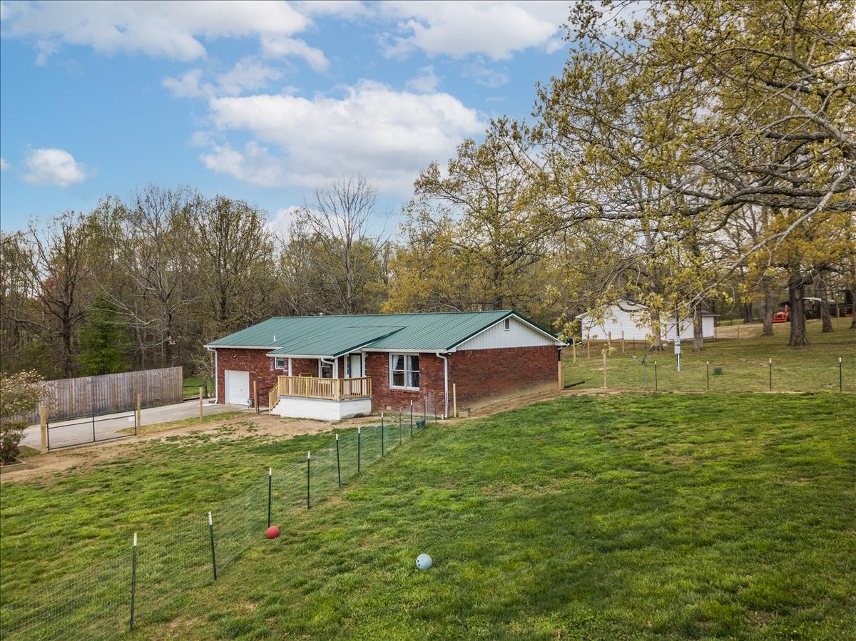2365 Sylvia Road Dickson, TN 37055 - Photo 4 of 27 Gallery Image 4