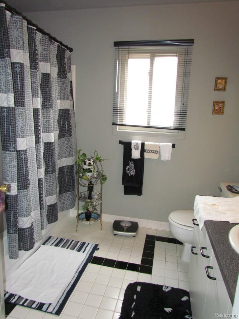 415 Buttercup Drive Rochester, MI 48307 - Photo 17 of 17 IMG_0073.jpg