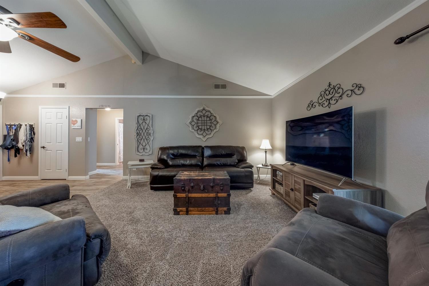 1922 Sundance Lane Madera, CA 93637 - Photo 2 of 81