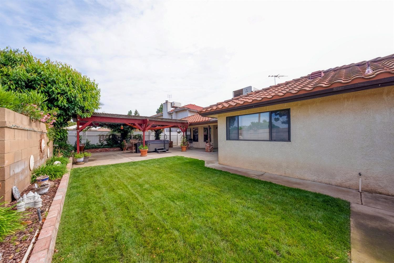 1922 Sundance Lane Madera, CA 93637 - Photo 3 of 81