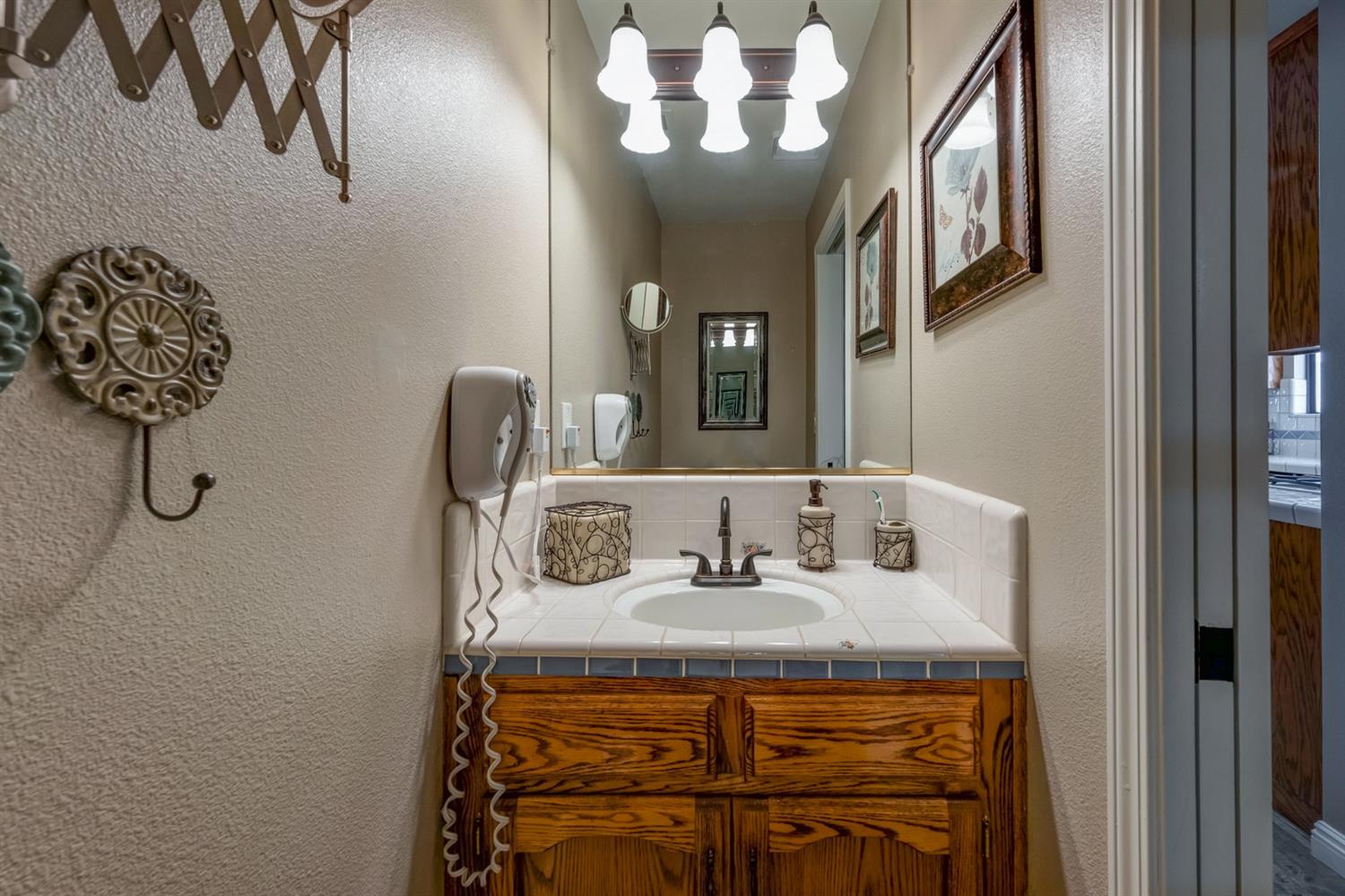 1922 Sundance Lane Madera, CA 93637 - Photo 25 of 81