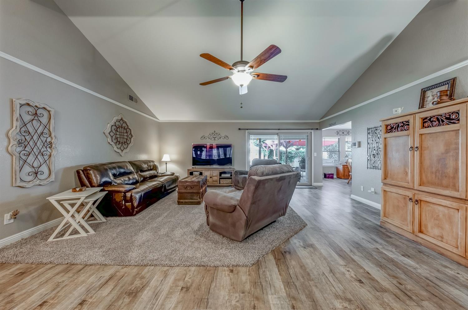 1922 Sundance Lane Madera, CA 93637 - Photo 10 of 81