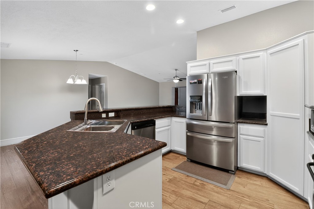 20726 Nisqually Road Apple Valley, CA 92308 - Photo 8 of 16