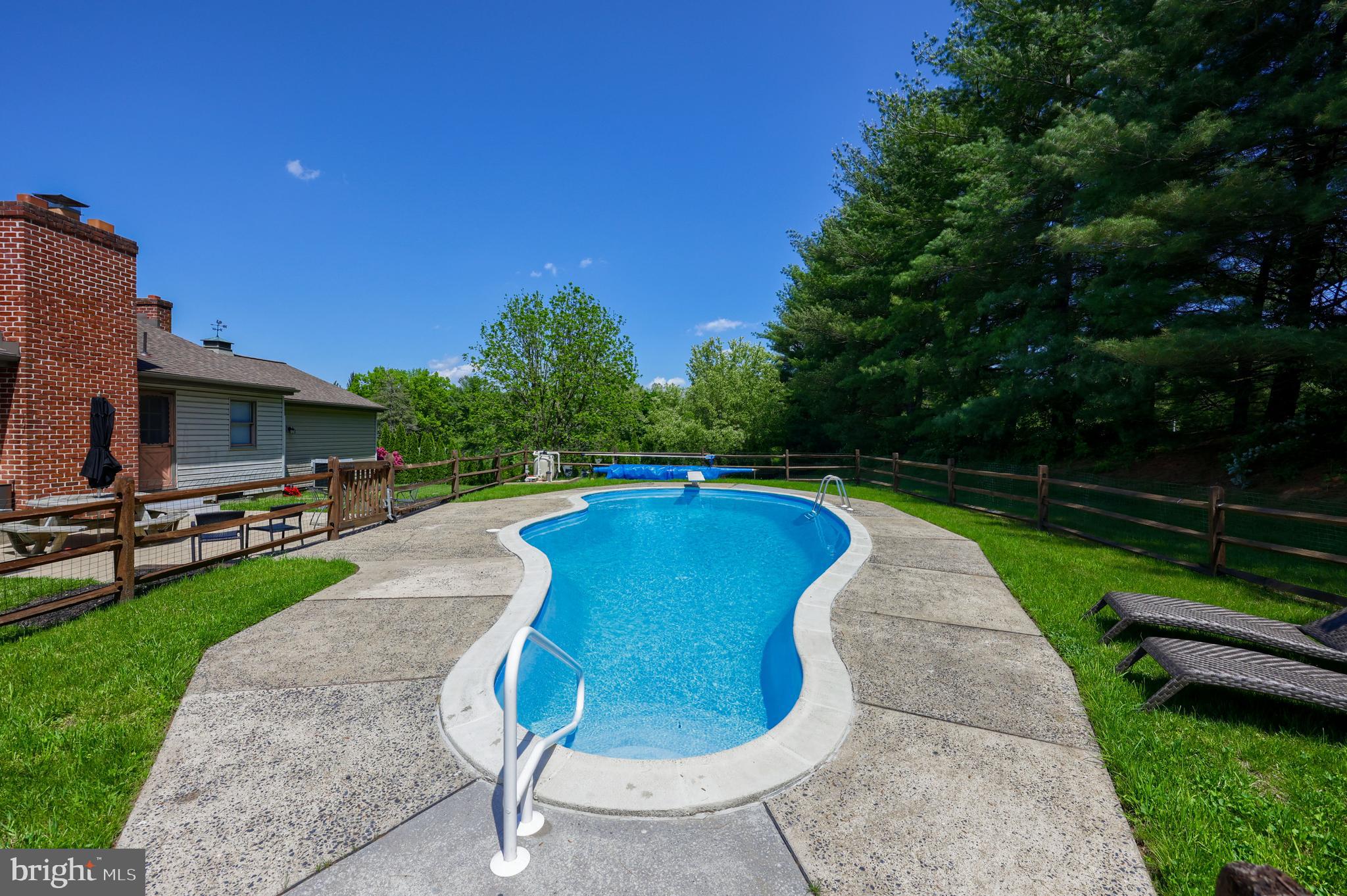 2112 Hollinger Road Lancaster, PA 17602 - Photo 9 of 56