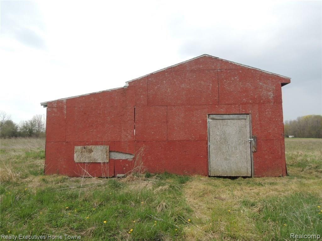 3710 Aitken Road Croswell, MI 48422 - Photo 5 of 22 DSCN3469.JPG