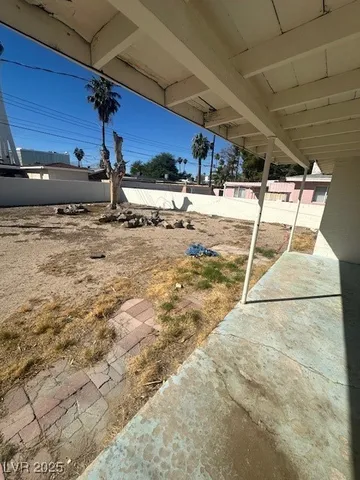 $1,500 | 2120 South Van Patten Place, Las Vegas, NV 89104