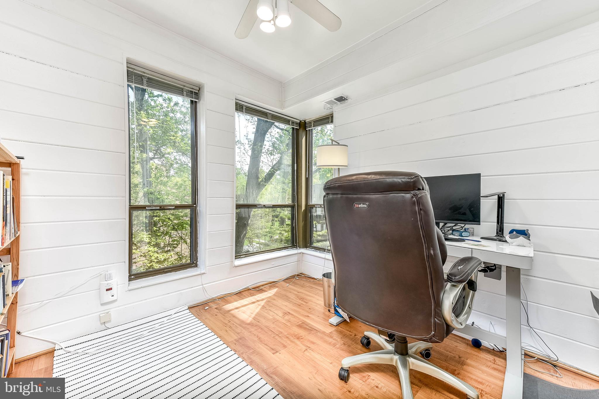 11256 Chestnut Grove Square, Unit 243 Reston, VA 20190 - Photo 13 of 21 Gallery Image 13
