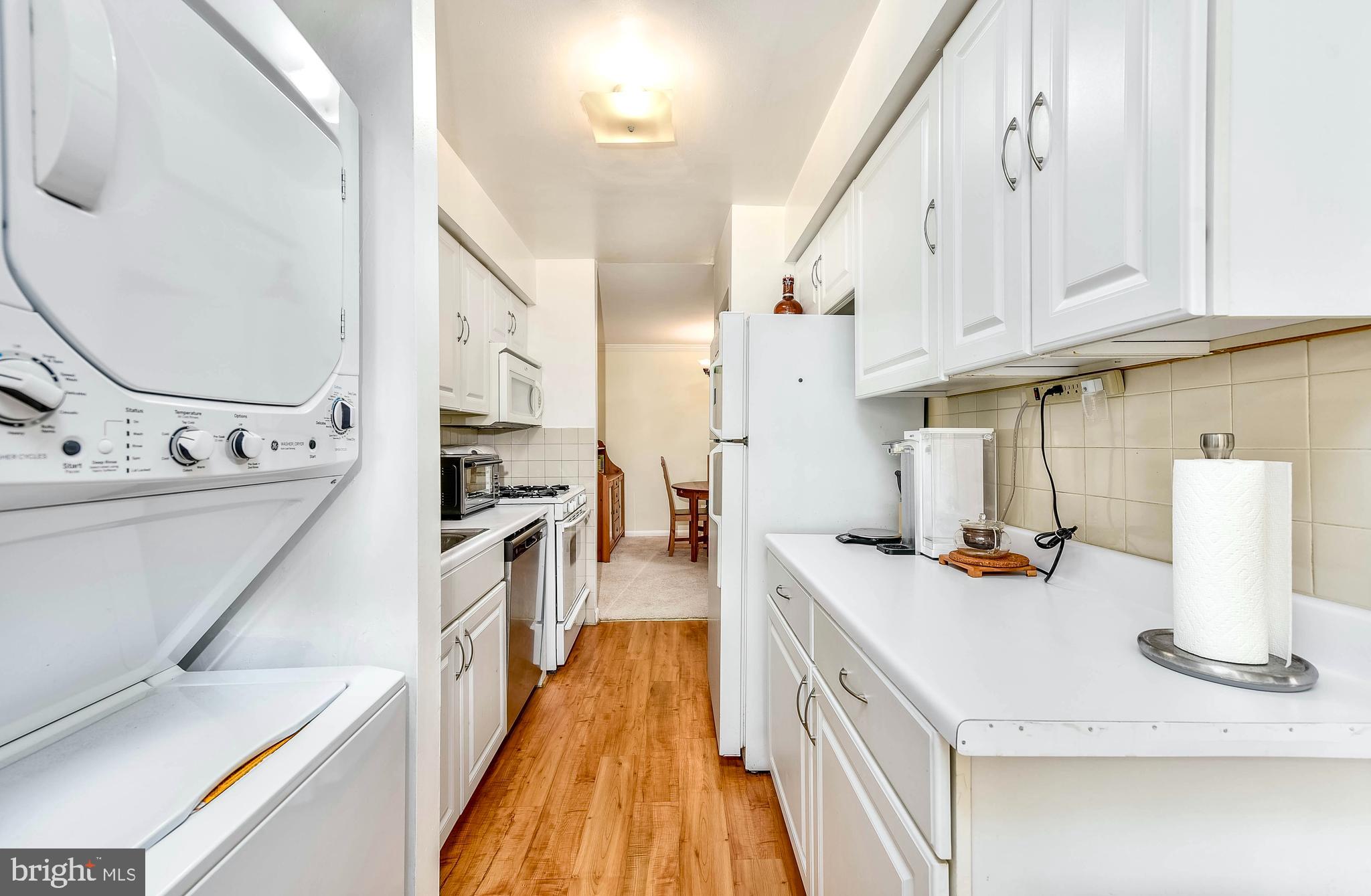 11256 Chestnut Grove Square, Unit 243 Reston, VA 20190 - Photo 5 of 21 Gallery Image 5