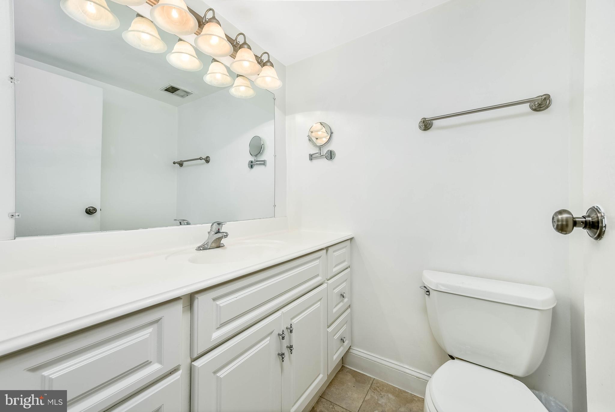 11256 Chestnut Grove Square, Unit 243 Reston, VA 20190 - Photo 9 of 21 Gallery Image 9