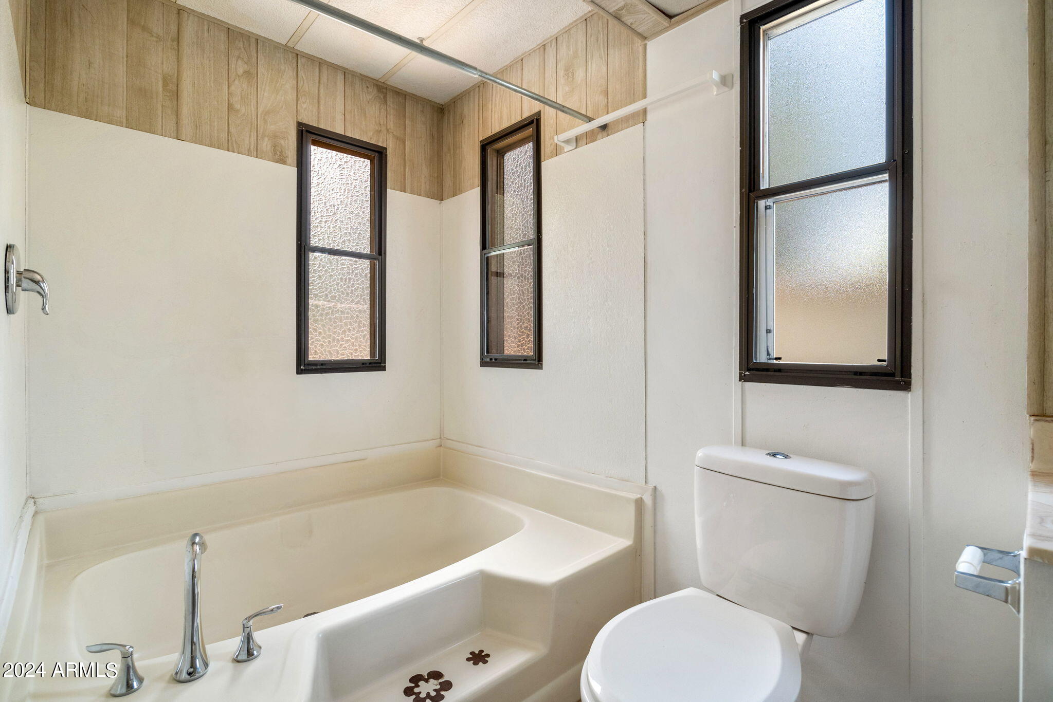 2858 Long Rifle Place Overgaard, AZ 85933 - Photo 12 of 28 OWNERS BATH