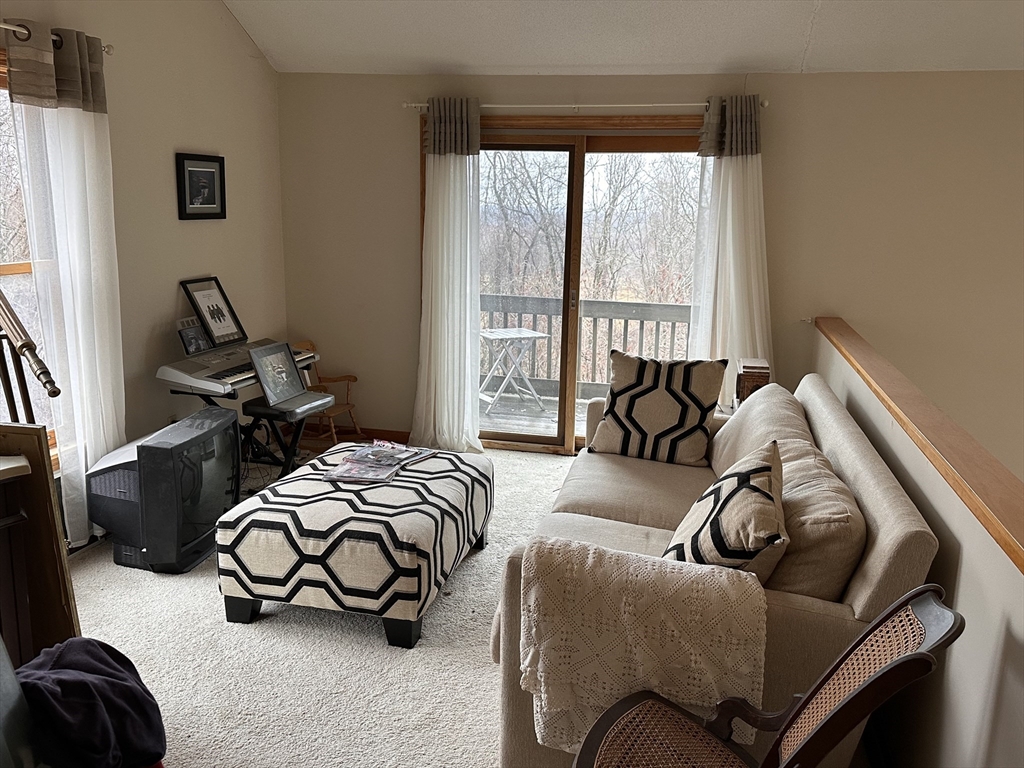 1591 Southbridge Road Warren, MA 01585 - Photo 10 of 12