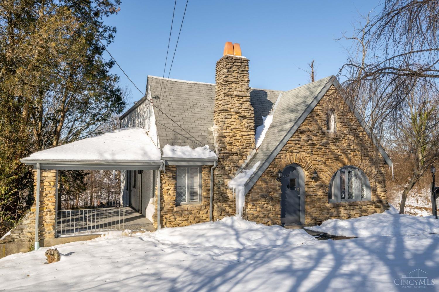 5347 Fox Road Cincinnati, OH 45239 - Photo 2 of 35