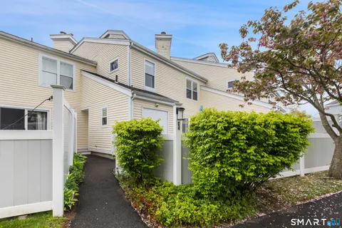 $499,999 | 92 Limewood Avenue, Unit C4, Branford, CT 06405