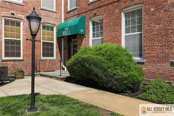 $399,000 | 40 Washington Avenue, Unit 13, Milltown, NJ 08850