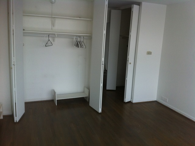 5415 North Sheridan Road, Unit 1002 Chicago, IL 60640 - Photo 8 of 11 a view of small space
