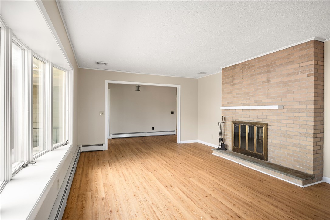 23 Hillview Drive Westerly, RI 02891 - Photo 15 of 32 Living Room