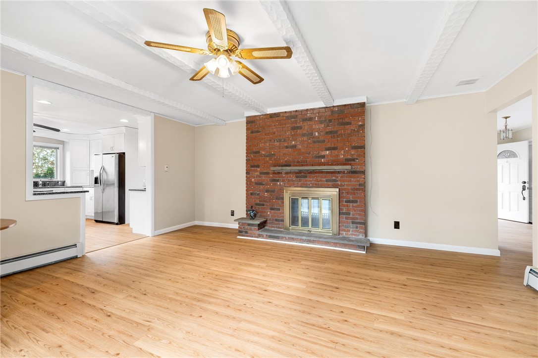 23 Hillview Drive Westerly, RI 02891 - Photo 9 of 32 Family room