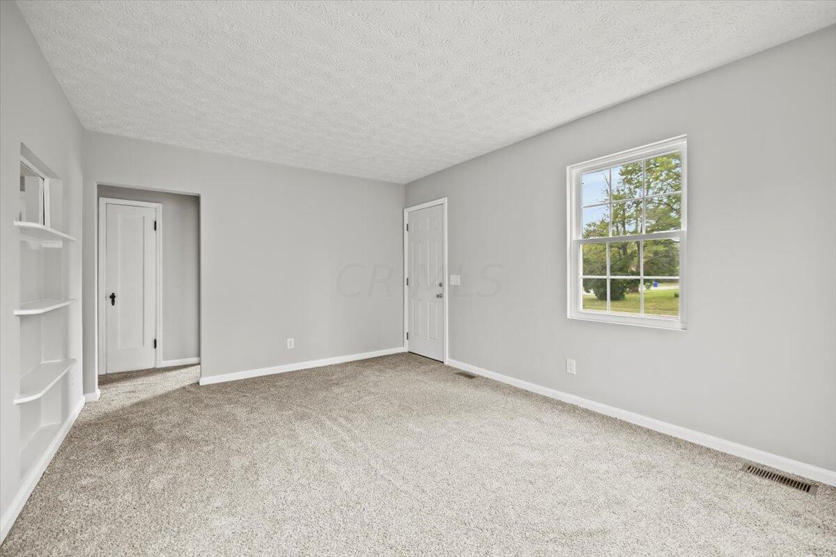 2818 Audubon Road Columbus, OH 43211 - Photo 7 of 19 livingrm3