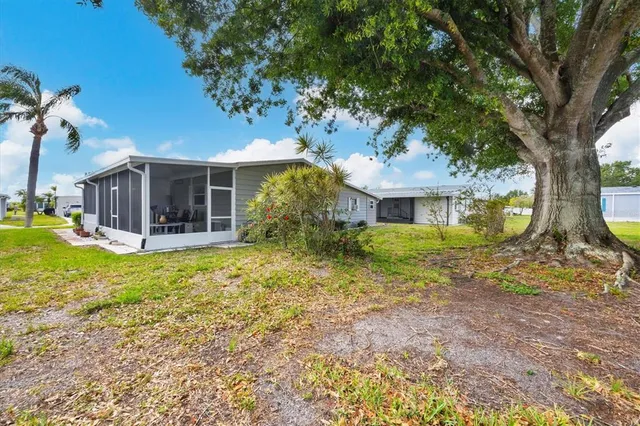 $184,900 | 5707 45th Street East, Unit 158, Bradenton, FL 34203