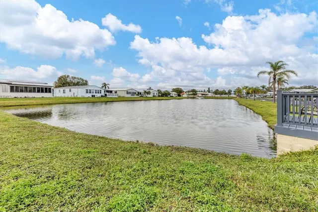 $184,900 | 5707 45th Street East, Unit 158, Bradenton, FL 34203