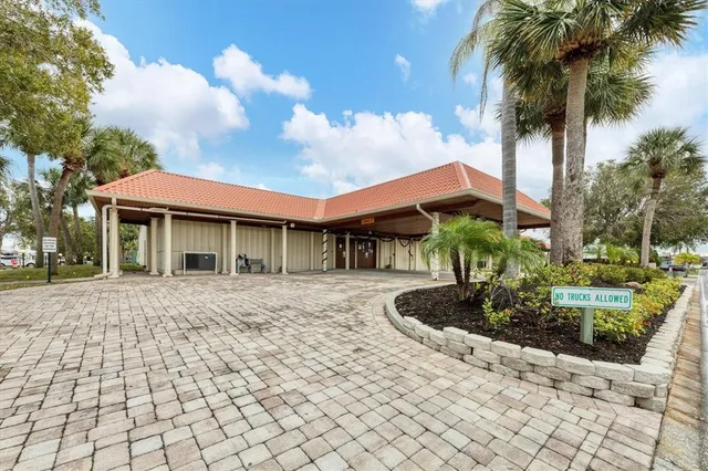 $184,900 | 5707 45th Street East, Unit 158, Bradenton, FL 34203