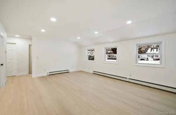 $584,999 | 10 Linda Lane, Central Islip, NY 11722