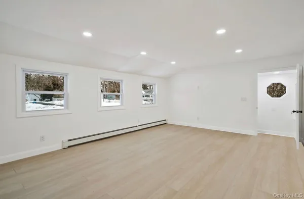 $584,999 | 10 Linda Lane, Central Islip, NY 11722